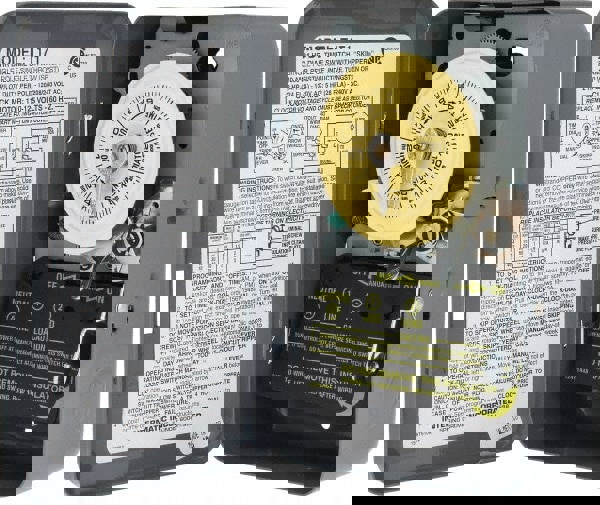 24 hr Indoor Analog Electromechanical Timer Switch